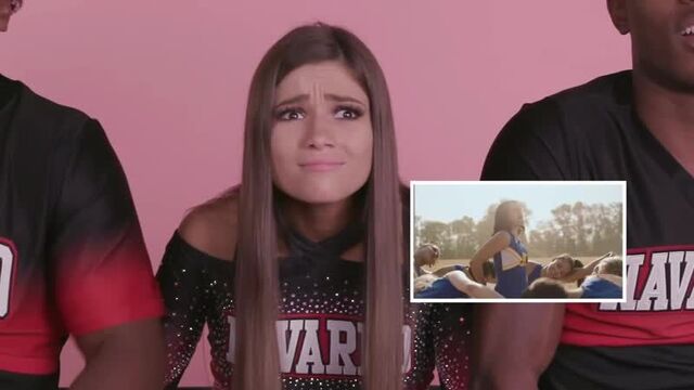 Актёры сериала "чирлидеры" смотрят ривердейл