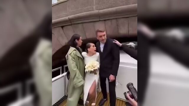 Галич быстро сориентировалась.