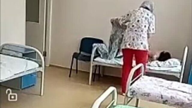 Медсестра избила ребёнка