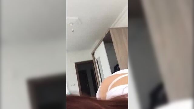 Oğluna fena sakso çekiyor