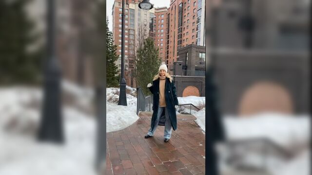 Video by vitalyandress.одежда.подходит для кормления