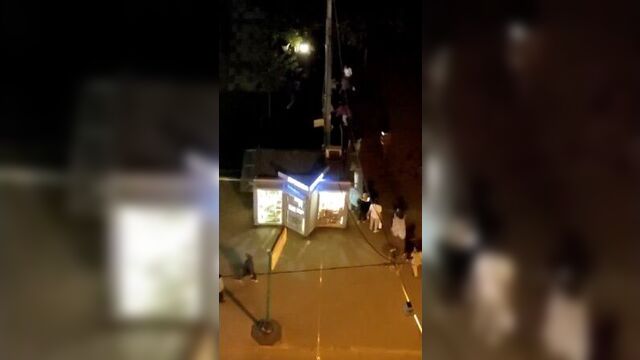 Массовая драка у метро бауманская