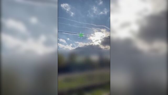 (цензура) четыре снаряда украинской пво против одного «калибра»