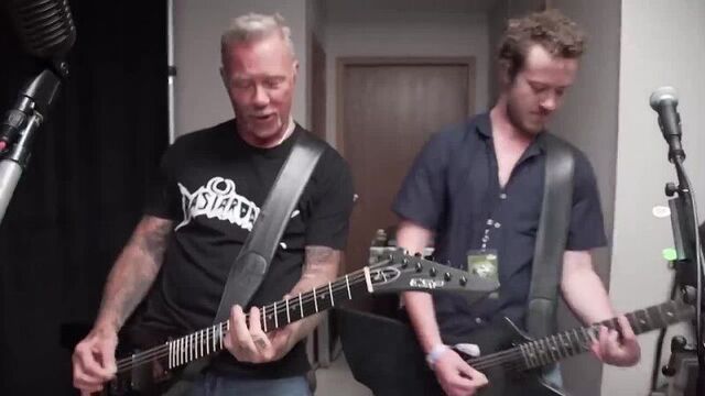 Эдди мансон (джозеф куинн) встретился metallica