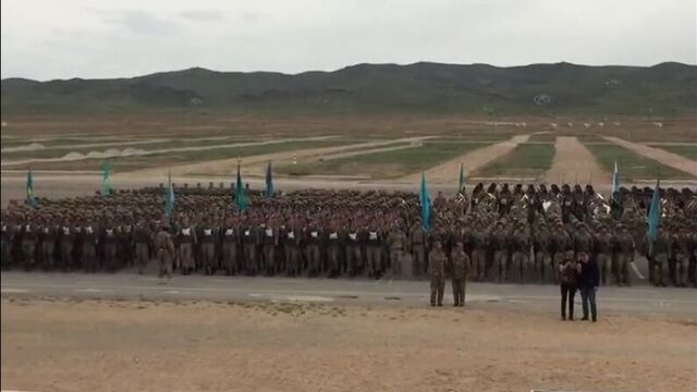 Сарбаздар әні! "мен қазақпын!"