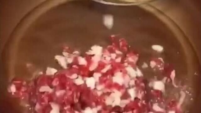 Манты с джусаем - жми на видео и смотри рецепт.