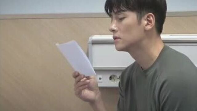 Чжи чан ук за кадром дорамы "растопи меня ". cr. jichangwook youtube