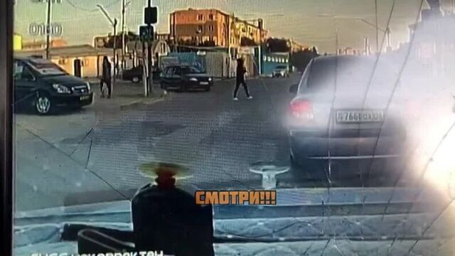 В атырау водитель автобуса насмерть сбил 26 - летнюю девушку