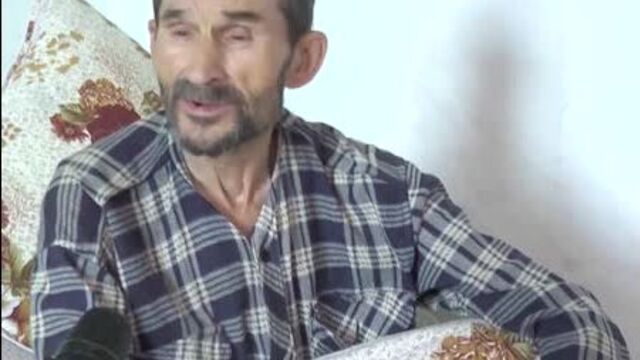 Жапандағы жалғыз үй. қариялар қаңырап қалған ауылдан көшпей отыр.