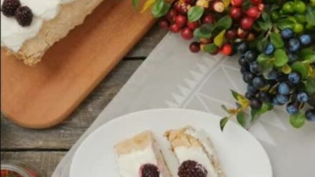 Фисташковый рулет с кремом