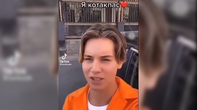 Везде говорят: "салем, котакбас". это очень приятно".