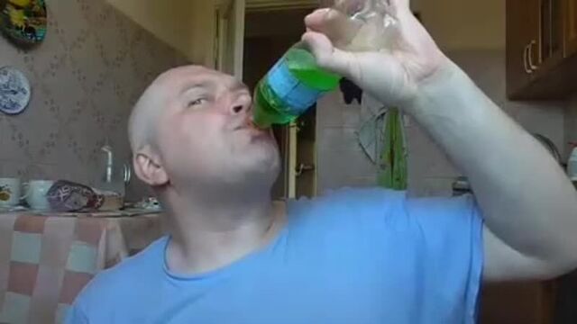 Геннадий горин пьет тархун на скорость