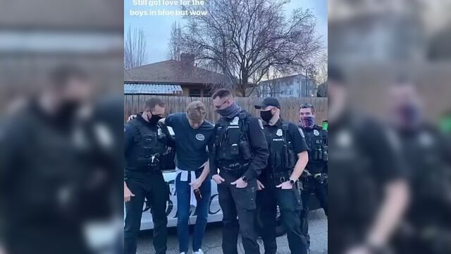 Баскетбол с полицейским ,fcrtn,jk c gjkbwtqcrbv