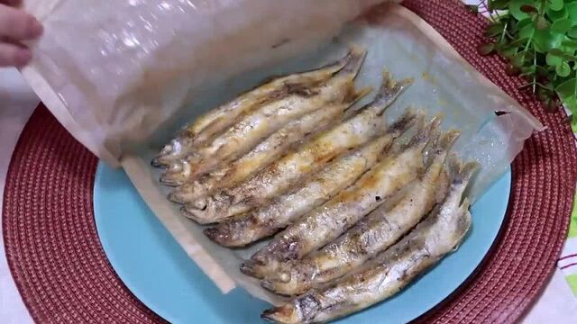 Мойва на сковороде без брызг