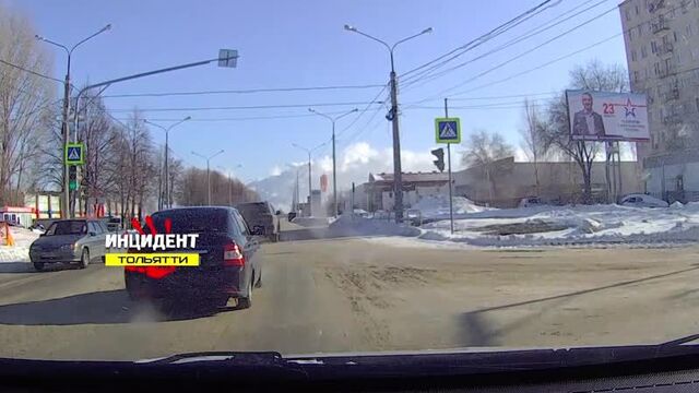 Тойота ланд крузер на красный