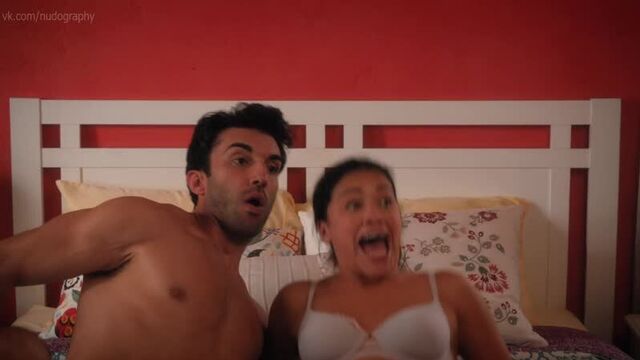 Джина родригес (gina rodriguez) в сериале "девственница джейн" (jane the virgin, 2018) s04e16 голая? бельё! hd 1080p