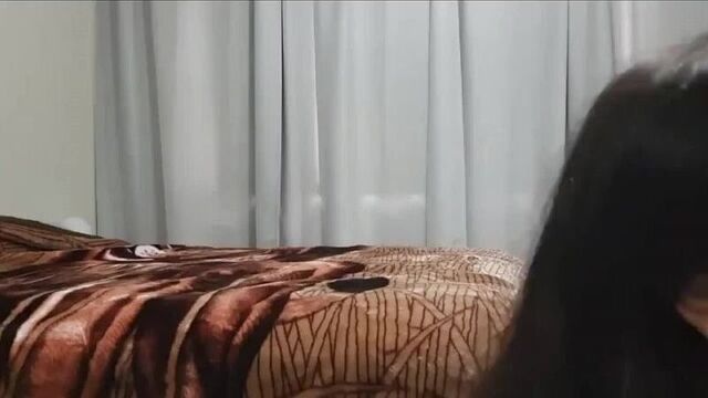 Komşusuna çakıyor