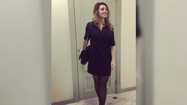 Анастасия макеева в черных колготках