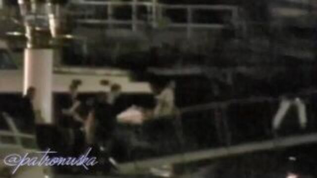 Робстен покидают съемочную площадку "рассвета" в бразилии - держась за руки!