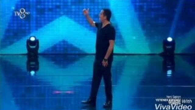 Хюлья авшар в жюри "голоса турции"