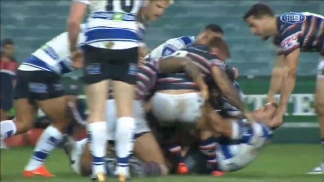 Sonny bill williams pulls out rugby union skills (in nrl)