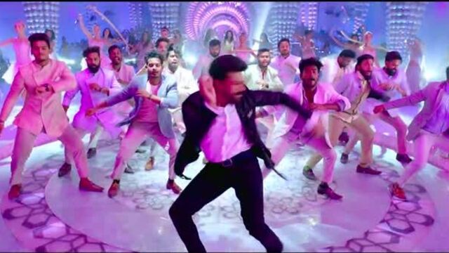 Клип «ek baar» из фильма «виная видея рама / vinaya vidheya rama» - рам чаран теджа, киара адвани, вивек оберой, эша гупта