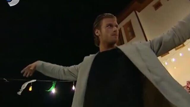 Турецкий народный танец «зейбек» в исполнении кыванча татлытуга в сериале «гюмюш»