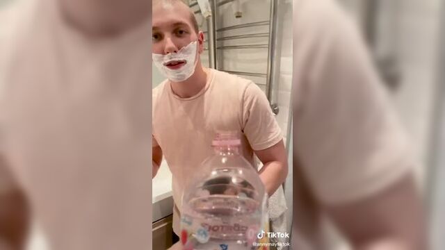 Не девушка, а тварь [тик ток, tik tok, тик ток скачать, песни из тик тока, тик ток видео, тик ток бесплатно, карина кросс, 2020]