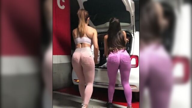 Засветили сочные попки (порно, секс, эротика, попка, booty, anal, анал, сиськи, boobs, brazzers)