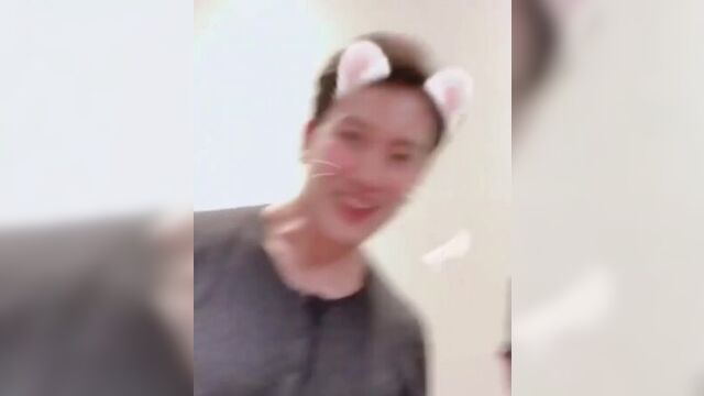 22.09.18: чжи сон на промоушене своего фильма