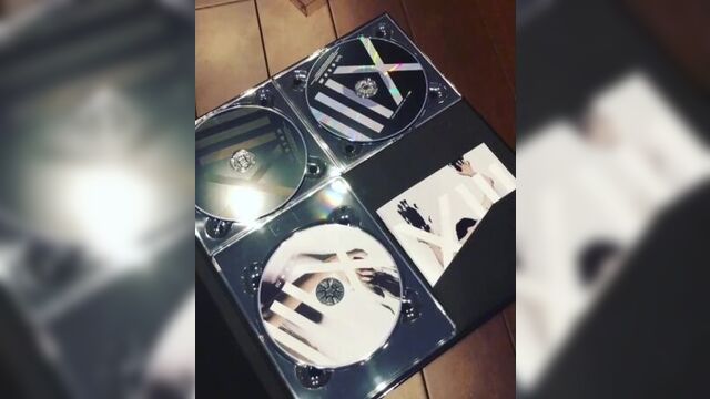 Lynch. 葉月 - xlll数量限定豪華盤を片手で開けてみた