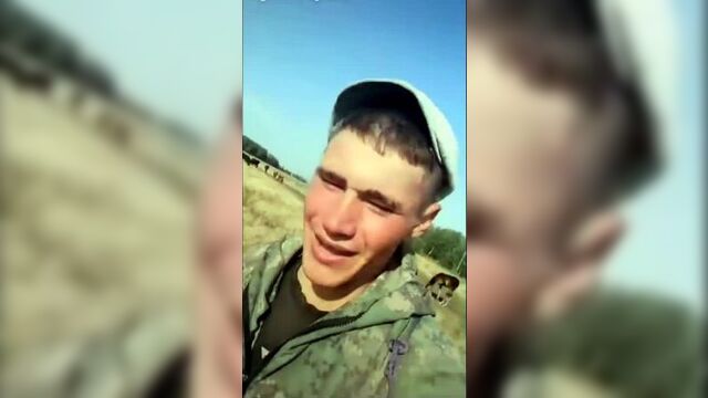 Шел парнишка по опушке...