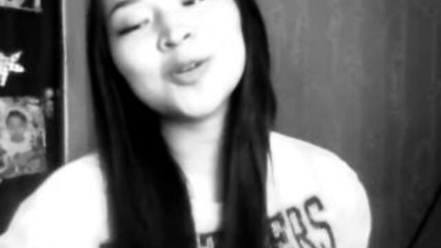 Казашка поет "обнуляй" очень красиво!