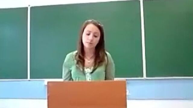 Умная девочка подготовила доклад в школе о пользе минета, орального секса и спермы попавшей на лицо или проглоченной (не порно)