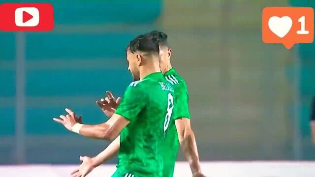 رقصة بغداد بونجاح و البلايلي في مباراة تونس و الجز(720p_hd).mp4