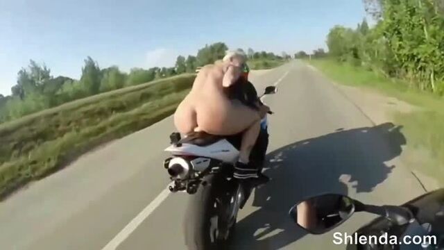 С дилдо в анусе на мотоцикле молодая девочка mature teen anal milf lesbian