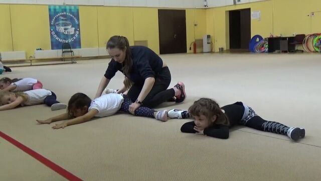 Офп, гимнастика, растяжка #шпагат поперечный #фигуристы дети #мисс кэти - гимнастка гимнастика..mp4