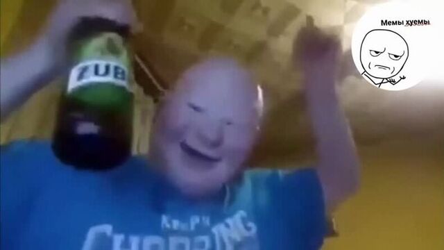 Похотливый лысый парень володя дико флексит под биг бэйби тейпа