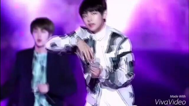 Bts - ким тэхён - v (sexy moment).