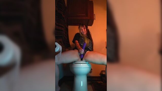 Goth egg cumming with new toys