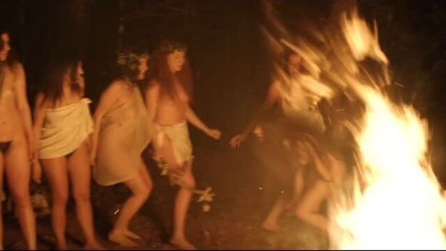 Alison brie, aubrey plaza, kate micucci, etc nude - the little hours (2017) обри плаза, элисон бри, кейт микуччи - малые часы