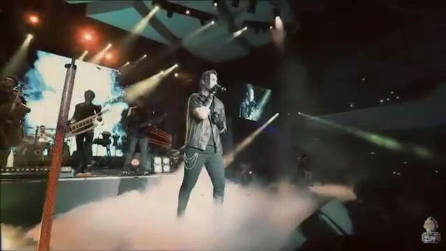 Macan band - ye lahze negam kon - live in concert ( ماکان بند - اجرای زنده ی آهن.mp4