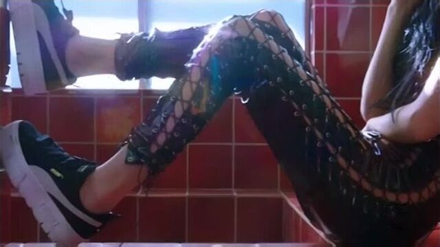 Dixie d'amelio - f***boy (mtvu)