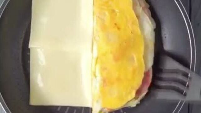 Housewife_hack_слоеная яичница