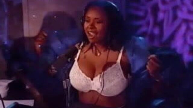 Howard stern's robin quivers flashing double g's