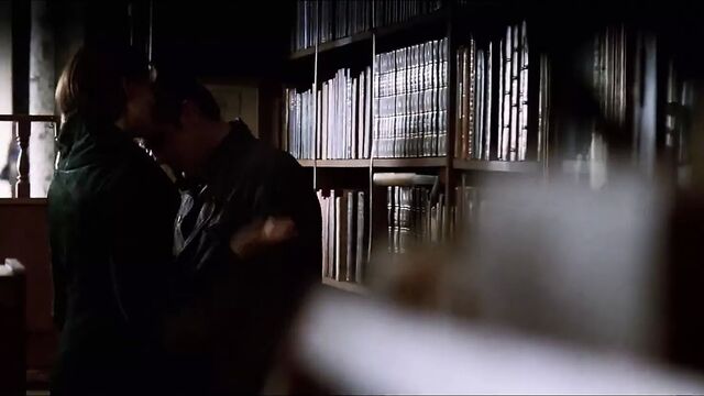 Natascha mcelhone and george clooney make love passionately