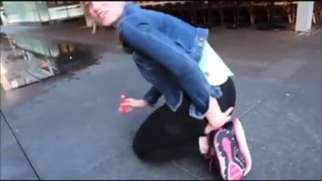 Pvp jeana shows us her hot ass