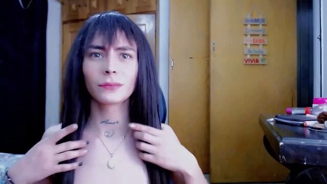 Ashleyy ass fake fuck and cum