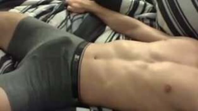 Jerking off no hands