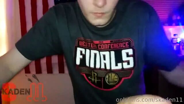 Skaden sucks military bro and swallows his load